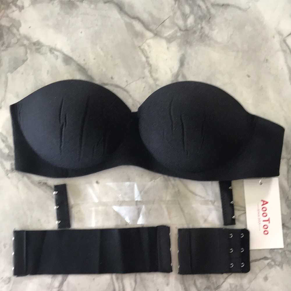 Woman's strapless seamless lush up bra